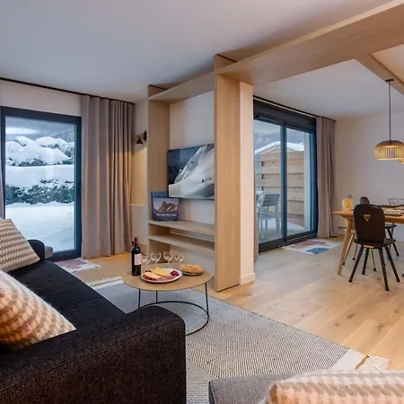 La Cordee 703 - Year * Chamonix Mont Blanc